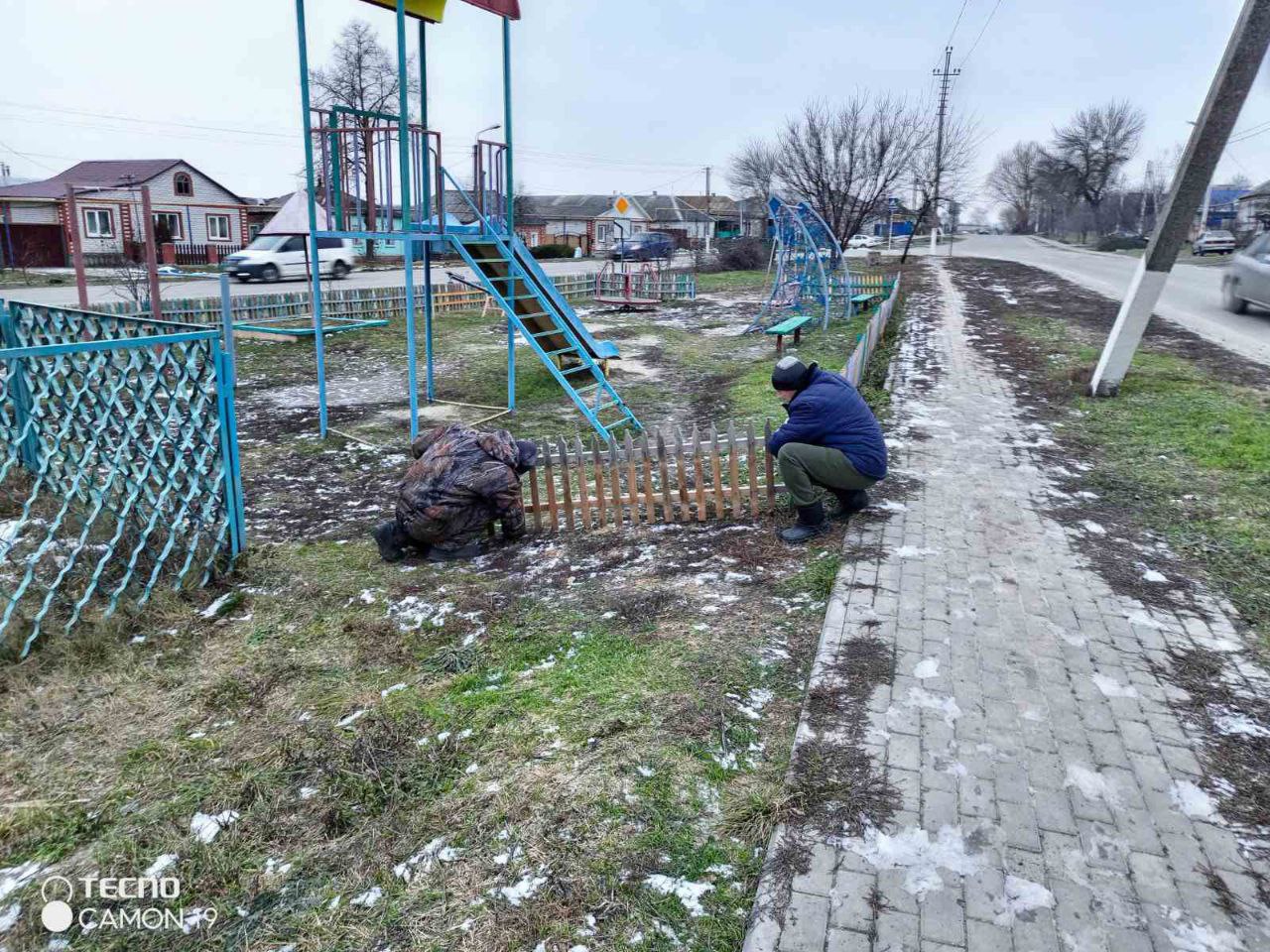 Проведение субботника в уличном комитете Проспекта Гая.